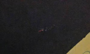 哈尔滨上空现不明飞行物，目击者：亮点密集呈长条状，悬停空中20分钟