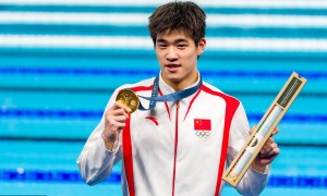 大战七仙女!4×100混合接力预赛 潘展乐最后一棒从第7追到第2